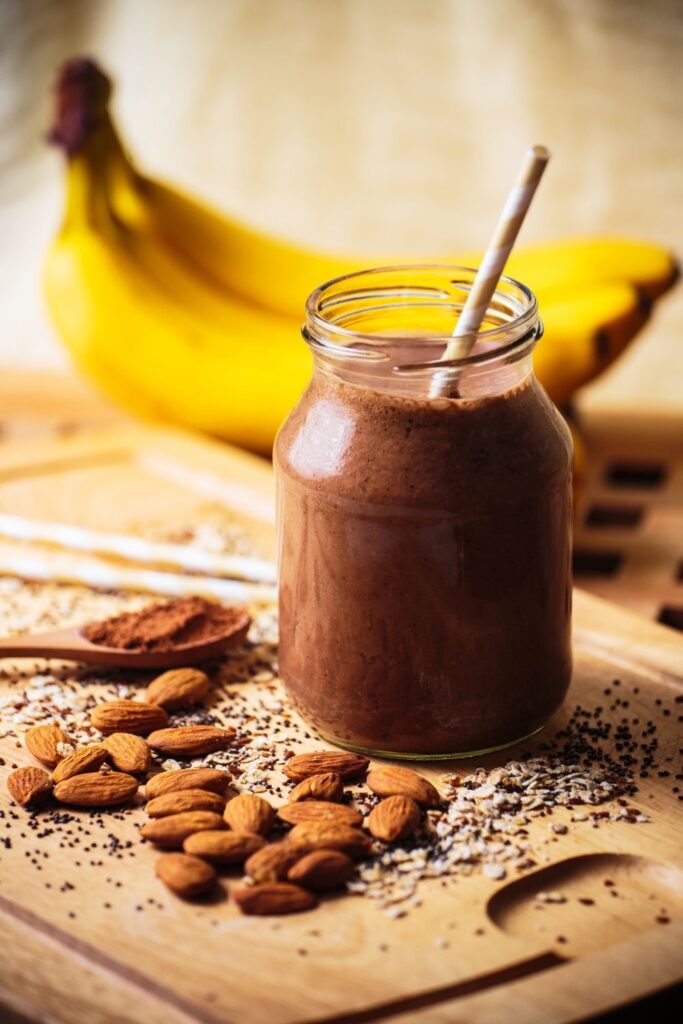 7 quick and healthy breakfast smoothie recipes made with fruits, oats, nuts, and protein for busy mornings