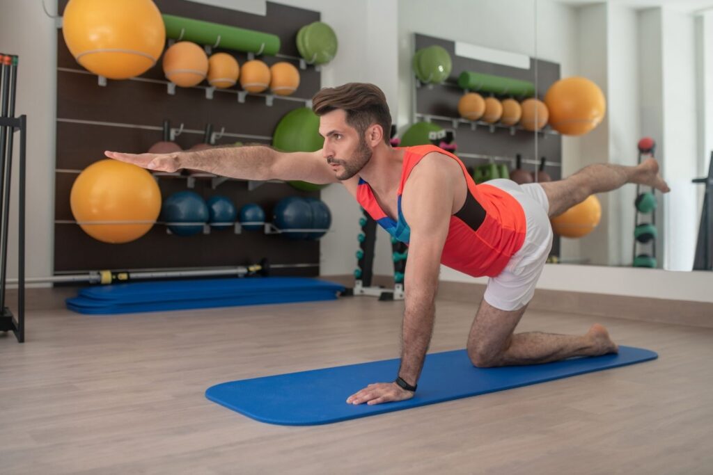 bodyweight exercises for beginners, bodyweight strength exercises, bodyweight workout for beginners, bodyweight exercises to build muscle